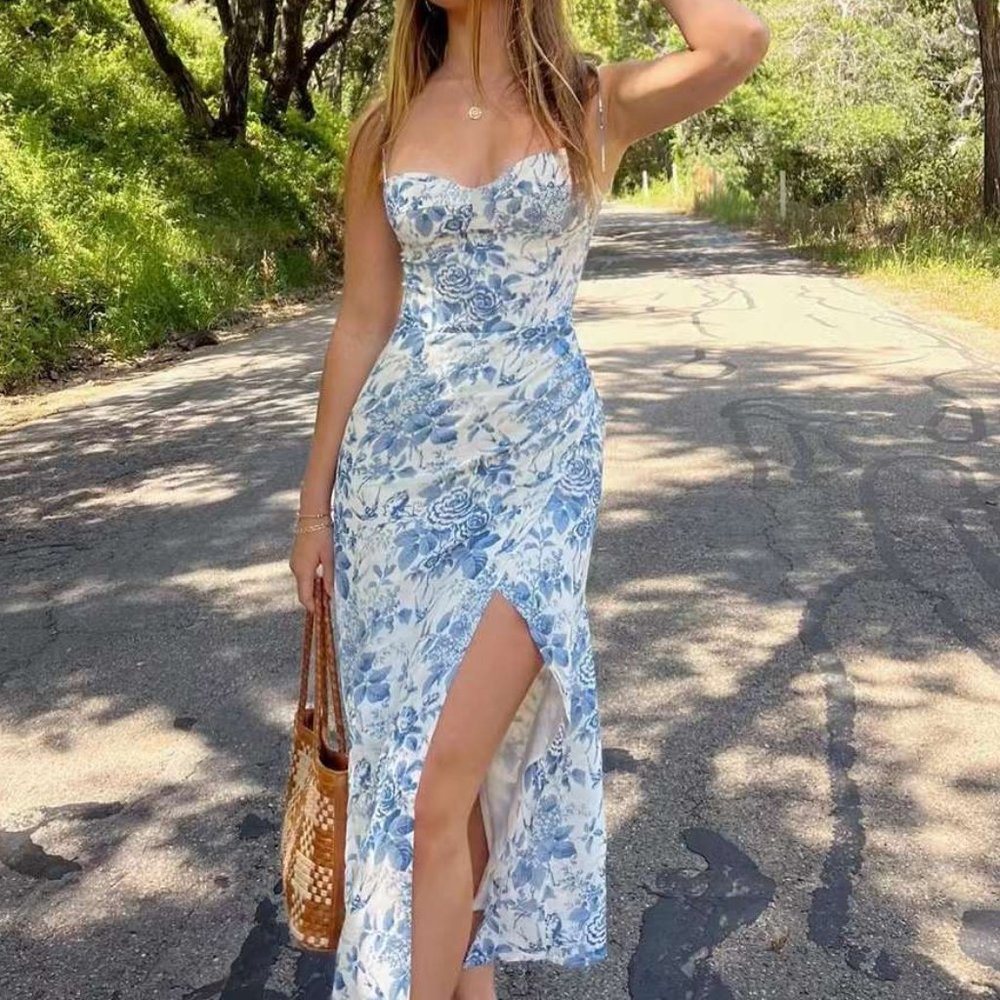 Reformation Kourtney Dress - Pompadour - Picture 2 of 9